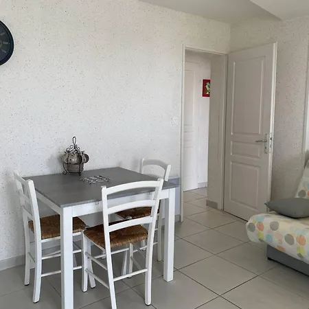 Lägenhet T2 2* Avec Terrasse & Jardinet - 400m - Fr-1-738-45