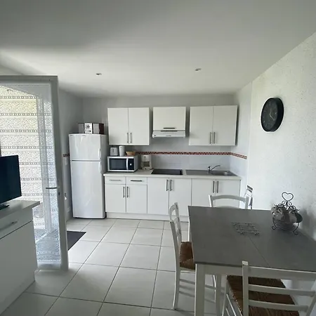 T2 2* Avec Terrasse & Jardinet - 400m - Fr-1-738-45 * Saint-Palais-sur-Mer