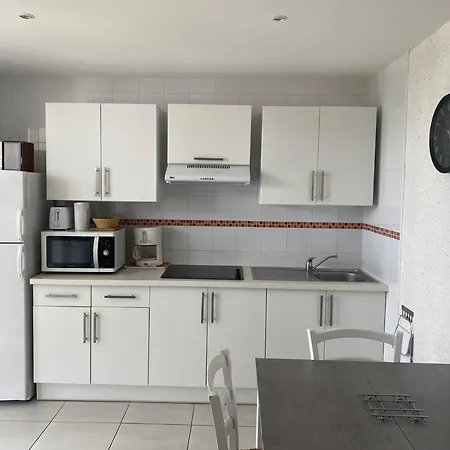 Lägenhet T2 2* Avec Terrasse & Jardinet - 400m - Fr-1-738-45 *