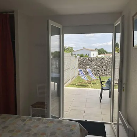 T2 2* Avec Terrasse & Jardinet - 400m - Fr-1-738-45 *